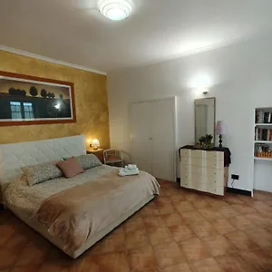 Piramide Gold Apartment