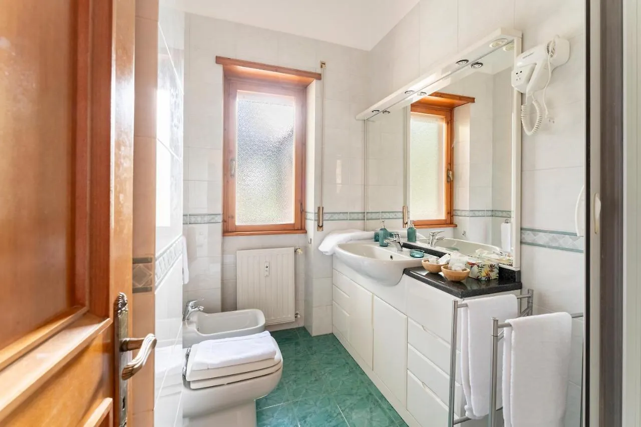 Eashome Eur Mostacciano Bilocale Adiacente Ifo Rome 0*,