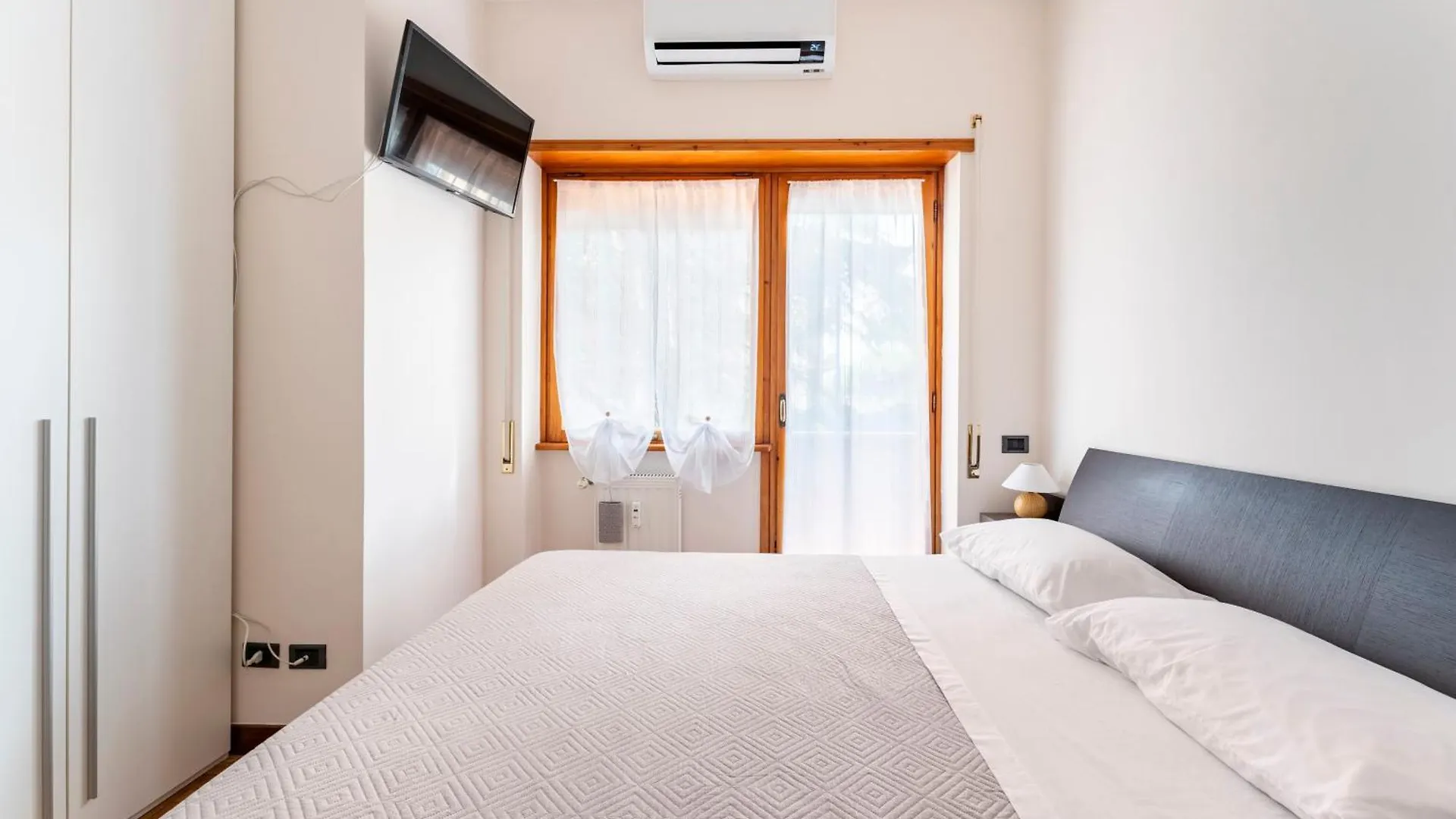 Apartment Eashome Eur Mostacciano Bilocale Adiacente Ifo Rome