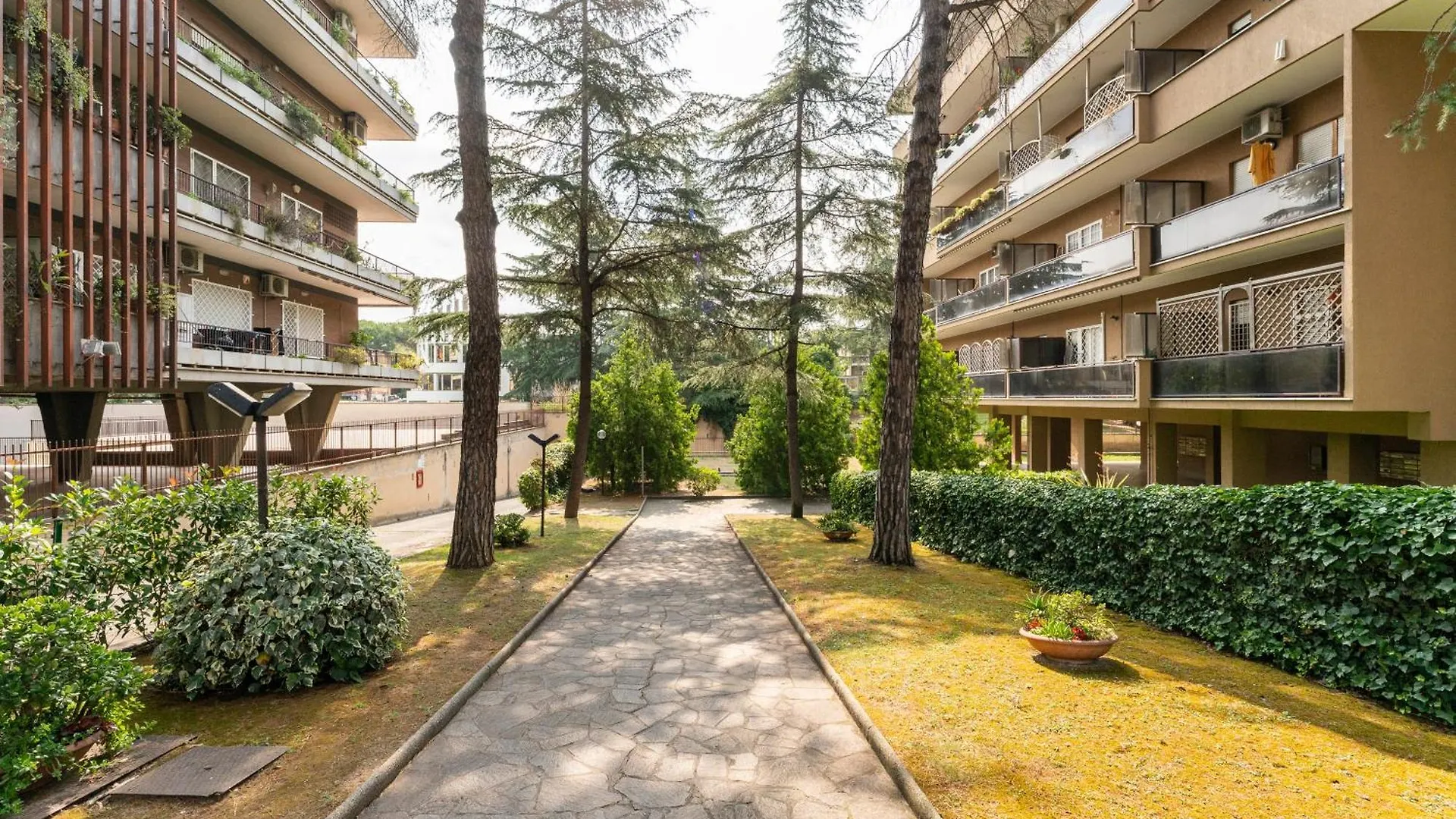 Eashome Eur Mostacciano Bilocale Adiacente Ifo Rome Italy